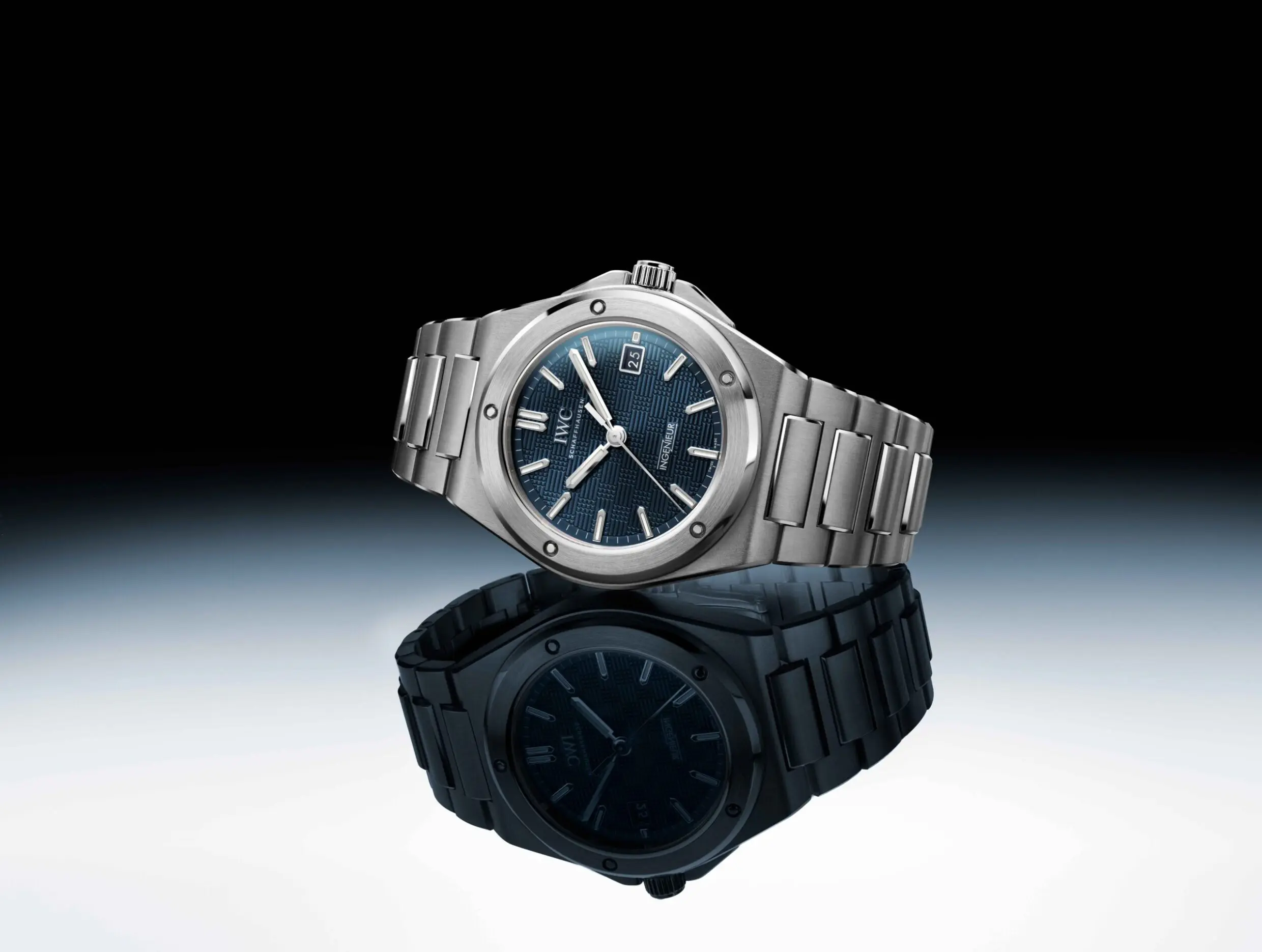 IWC-Schaffhausen-unveils-the-Ingenieur-Automatic-40-(IW328907)-with-a-blue-dial