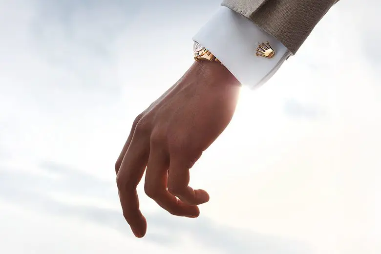 rolex-accessories-cover-rolexcufflinks_2403jva_001-portrait