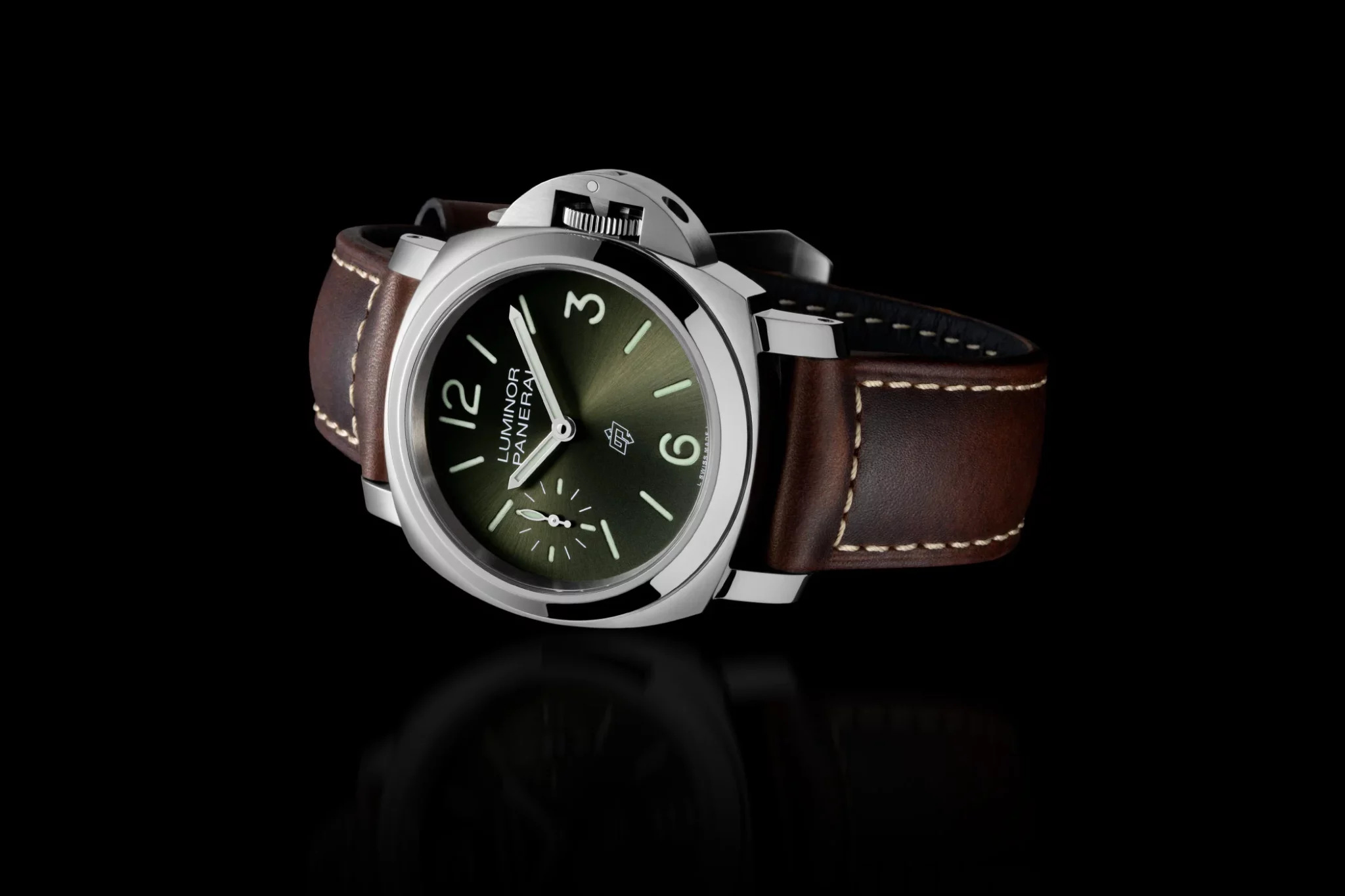 Panerai Luminor Logo 44mm Green Dial Boutique Exclusive PAM01624 calibre P6000 hand wound 1