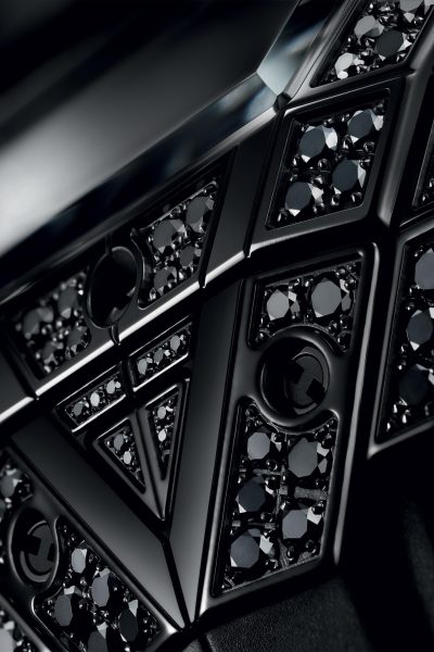 Spirit of Big Bang Sang Bleu All Black Pavé 42 mm Close Up Shot Spirit of Big Bang Sang Bleu All Black Pavé 42 mm Close Up Shot