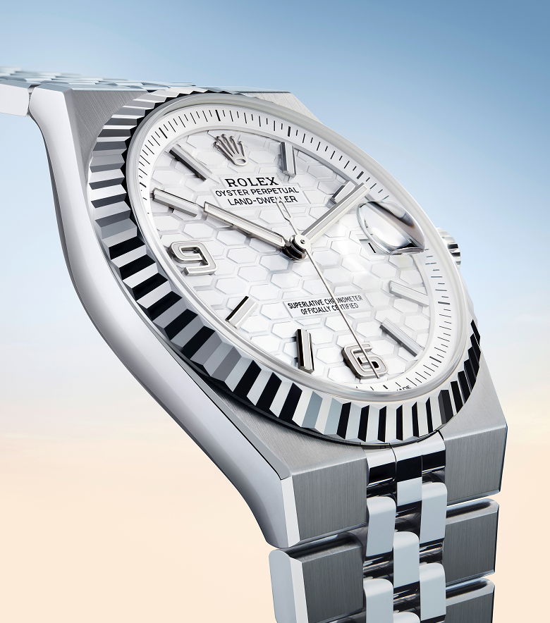 rolex-the-land-dweller-dial-with-honeycomb-motif_m127336-0001_2501fj_003-portrait
