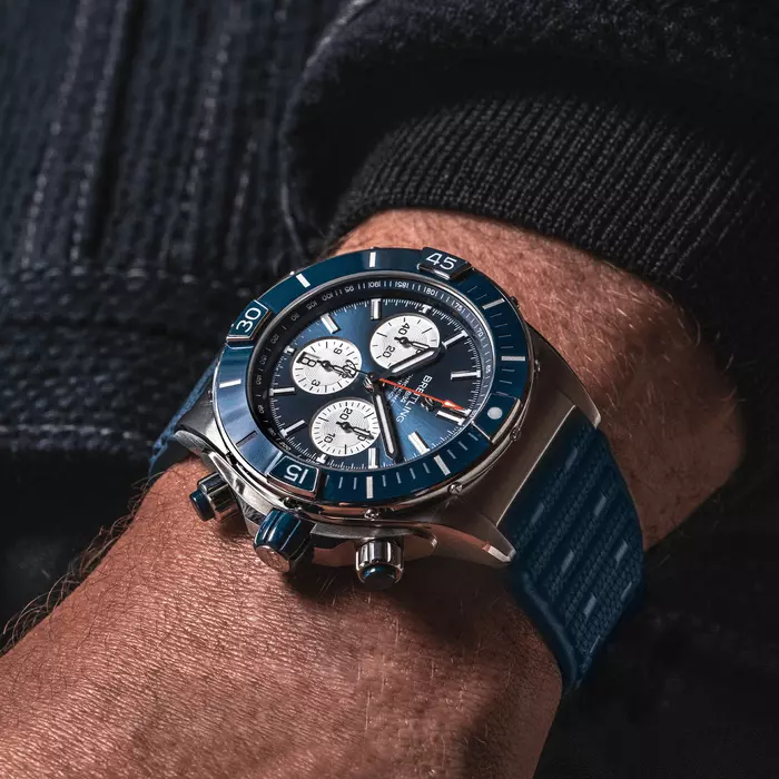 AnyConv.com__ab0136161c1s1-super-chronomat-b01-44-real-wristshot