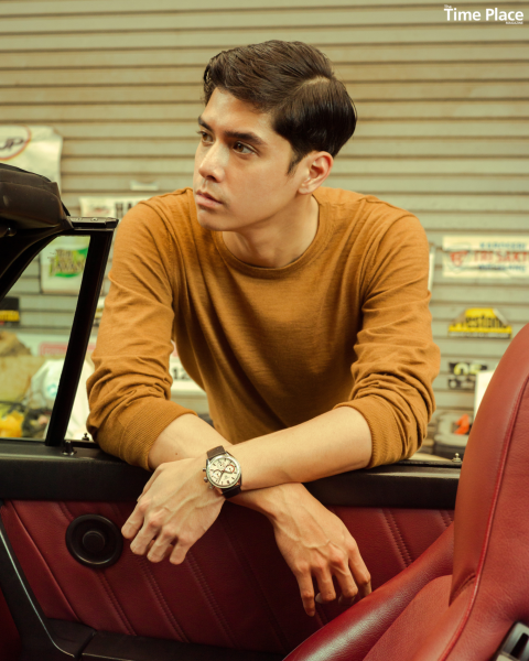 WATCH—TAG Heuer Carrera Chronosprint x Porsche OUTFIT—ZEGNA Dark Foliage Mélange Cashseta Crewneck WATCH—TAG Heuer Carrera Chronosprint x Porsche OUTFIT—ZEGNA Dark Foliage Mélange Cashseta Crewneck